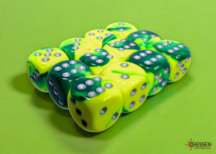 Chessex CHX 26654 Gemini Green-Yellow/silver 16mm d6 Dice Block (12 Dice)