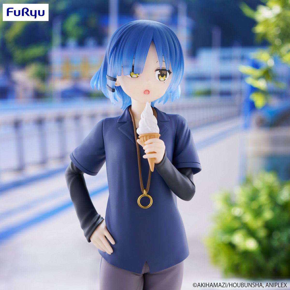 Side angle of Ryo Yamada figure showing relaxed expression and posture