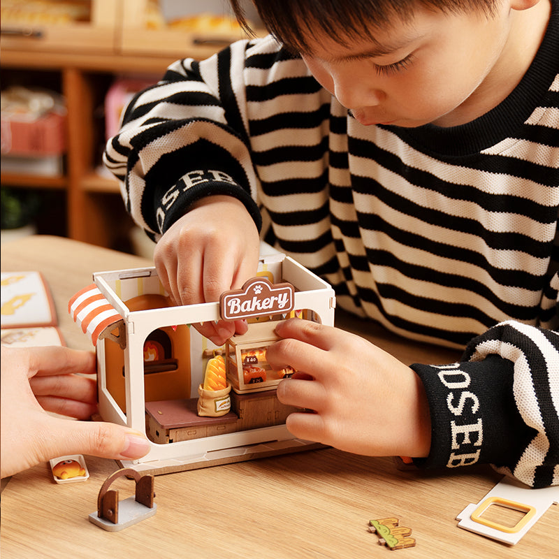 DIY Miniature House - Teddy&#39;s Breadbox - Good Games