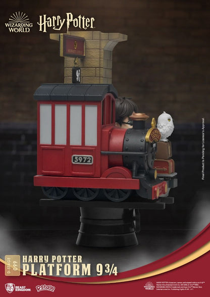 Harry Potter Platform 9 34 figurine featuring Hogwarts Express train with Harry and Hedwig on luggage