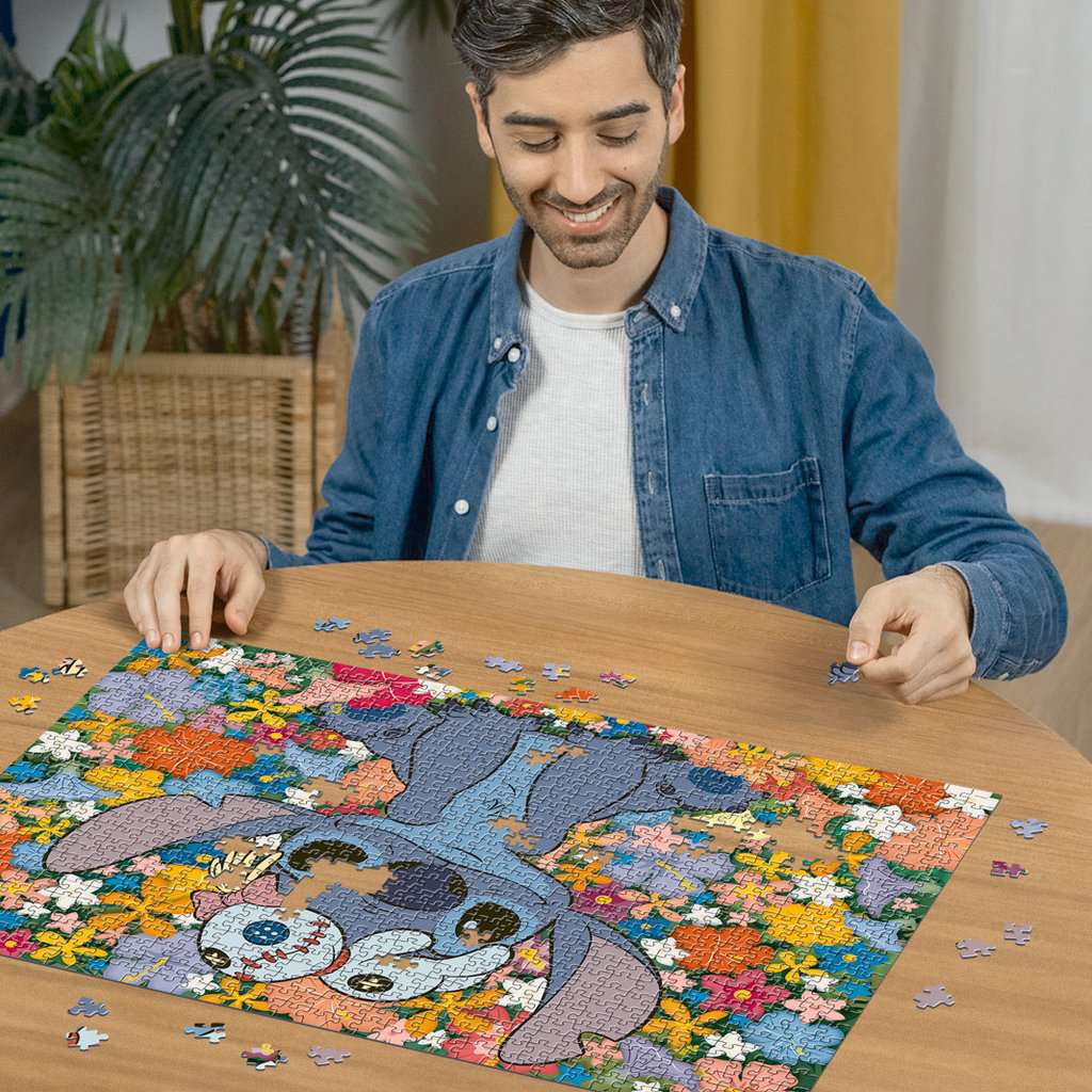 Ravensburger - Disney Stitch 1000 Piece Jigsaw - Good Games