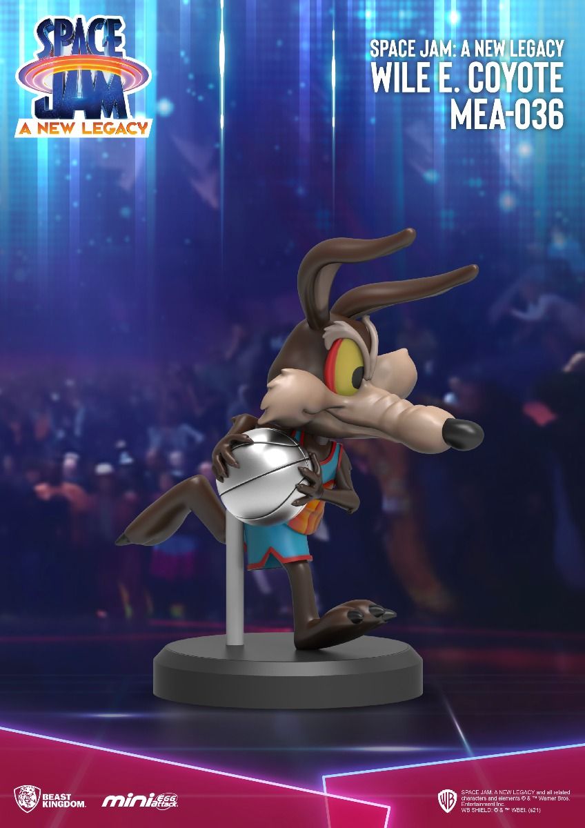 Close-up of Stitch’s expression with sunglasses and sculpted singing pose