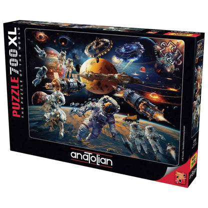 Anatolian 700 XL space jigsaw puzzle box showing astronauts, futuristic spaceships, and a large planet