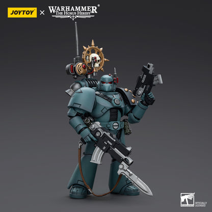 Warhammer Collectibles: 1/18 Scale Sons of Horus MKVI Tactical Squad Legionary with Legion Vexilla - Good Games