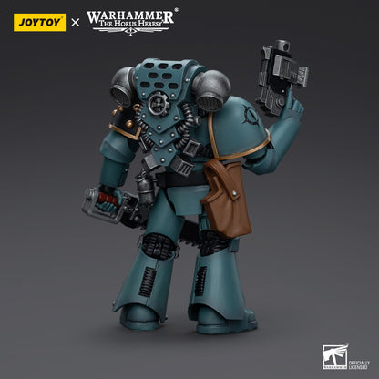 Warhammer Collectibles: 1/18 Scale Sons of Horus MKIV Tactical Squad Legionary with Bolter - Good Games