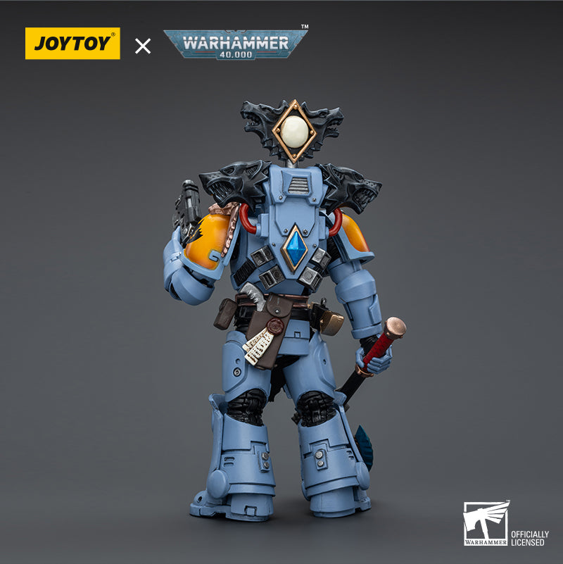 Warhammer Collectibles: 1/18 Scale Space Marines Space Wolves Claw Pack Brother Olaf - Good Games