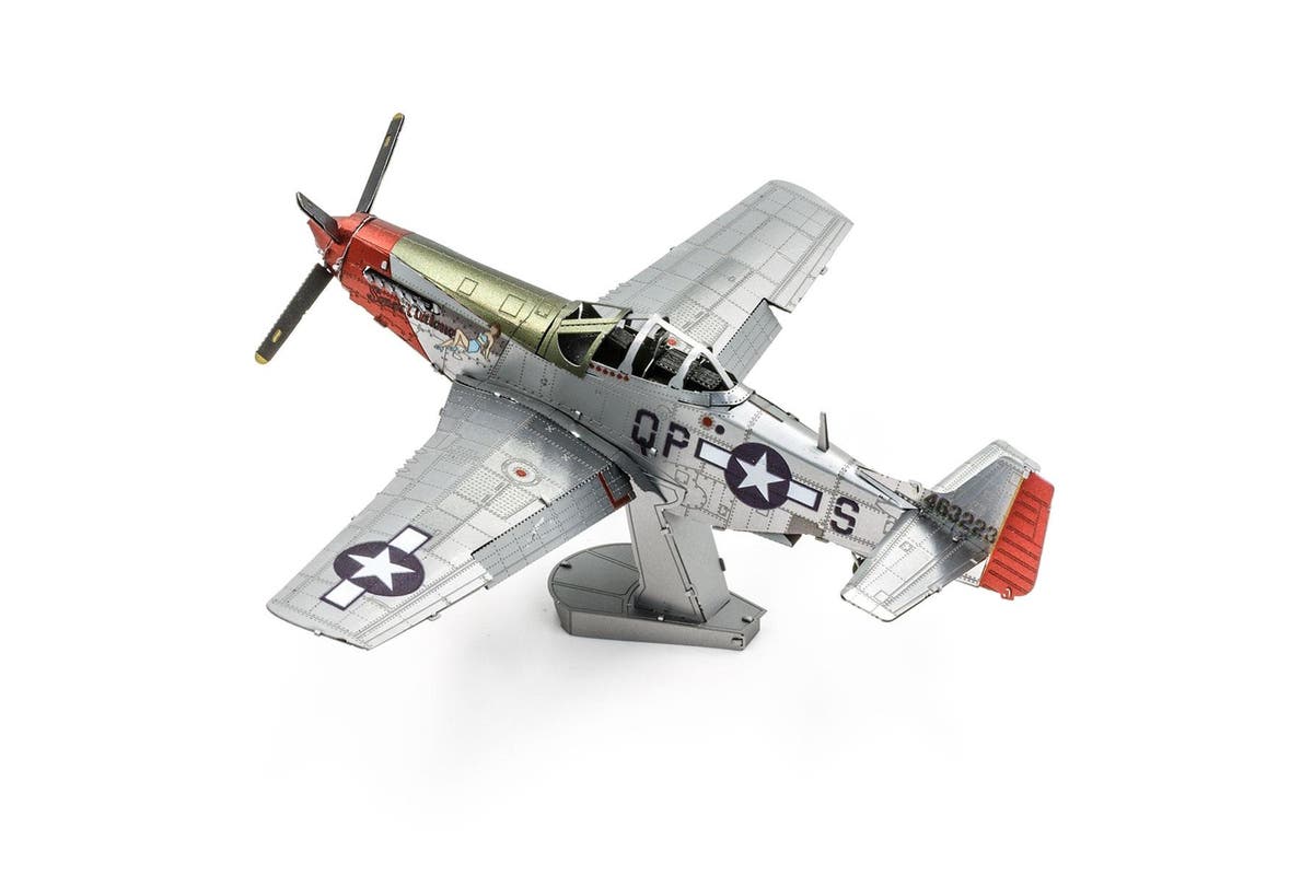Metal Earth - Mustang P-51D Sweet Arlene - Good Games