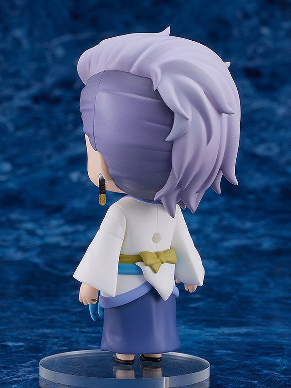 Full-body view of Usui Yuen Nendoroid in standing pose with accessories