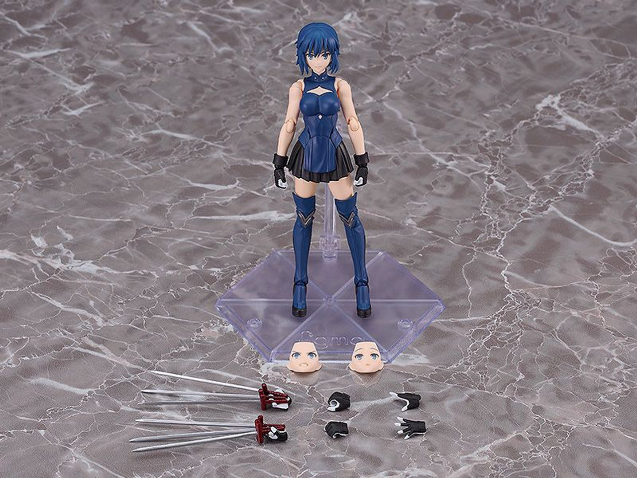 Ciel kneeling with gun ready