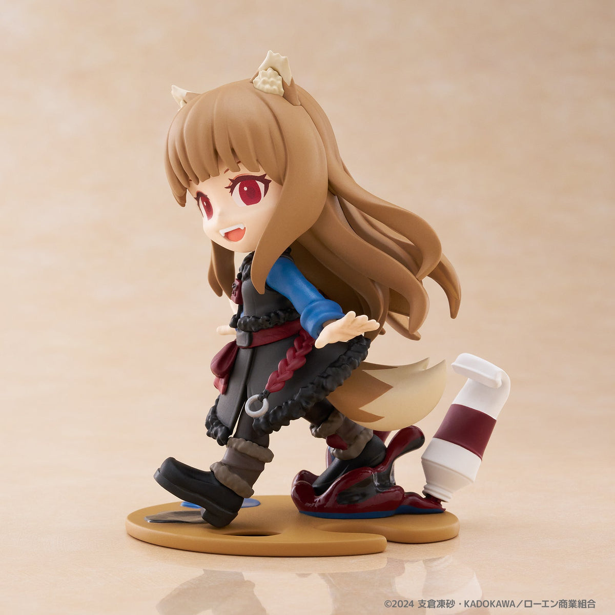 Spice and Wolf Palverse Pal Holo figure side angle showing outfit
