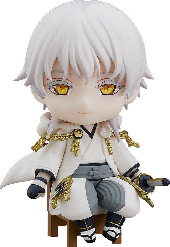 Nendoroid Swacchao! Tsurumaru Kuninaga figure seated on a chair with neutral expression