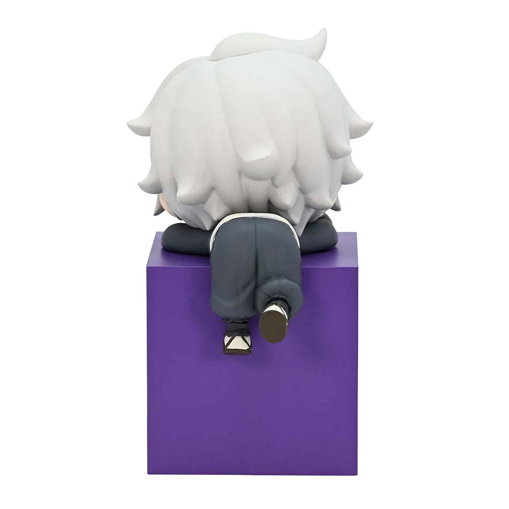 Hells Paradise Hikkake Gabimaru anime figure of character seated on a purple block view from behind