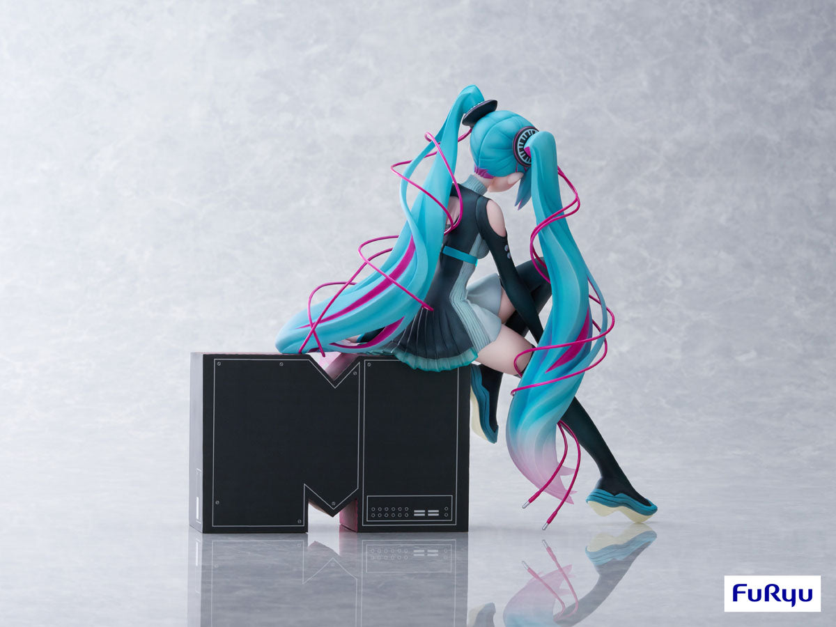 FuRyu Hatsune Miku x MTV 1/7 Scale Figure