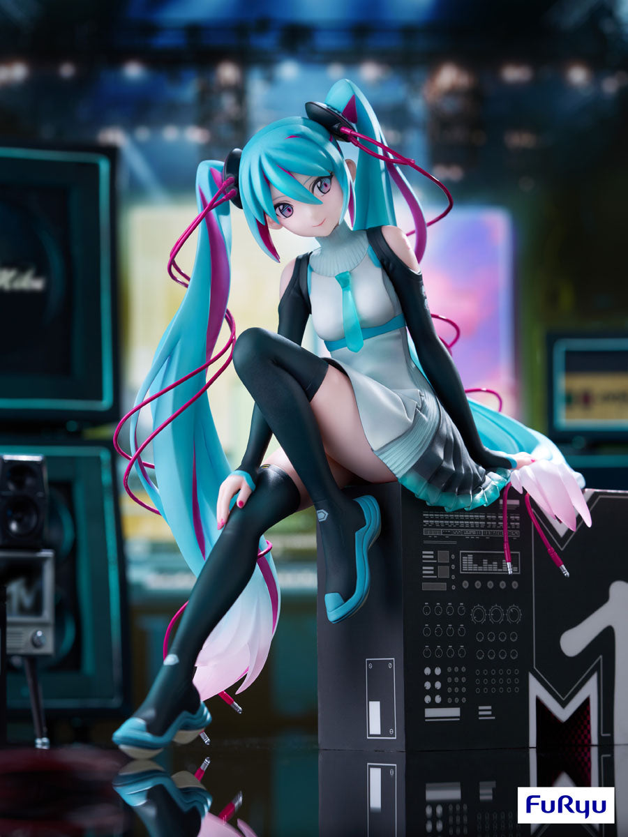 FuRyu Hatsune Miku x MTV 1/7 Scale Figure
