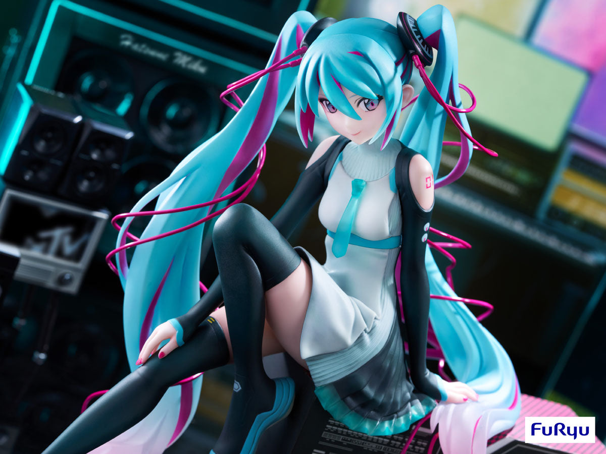 FuRyu Hatsune Miku x MTV 1/7 Scale Figure