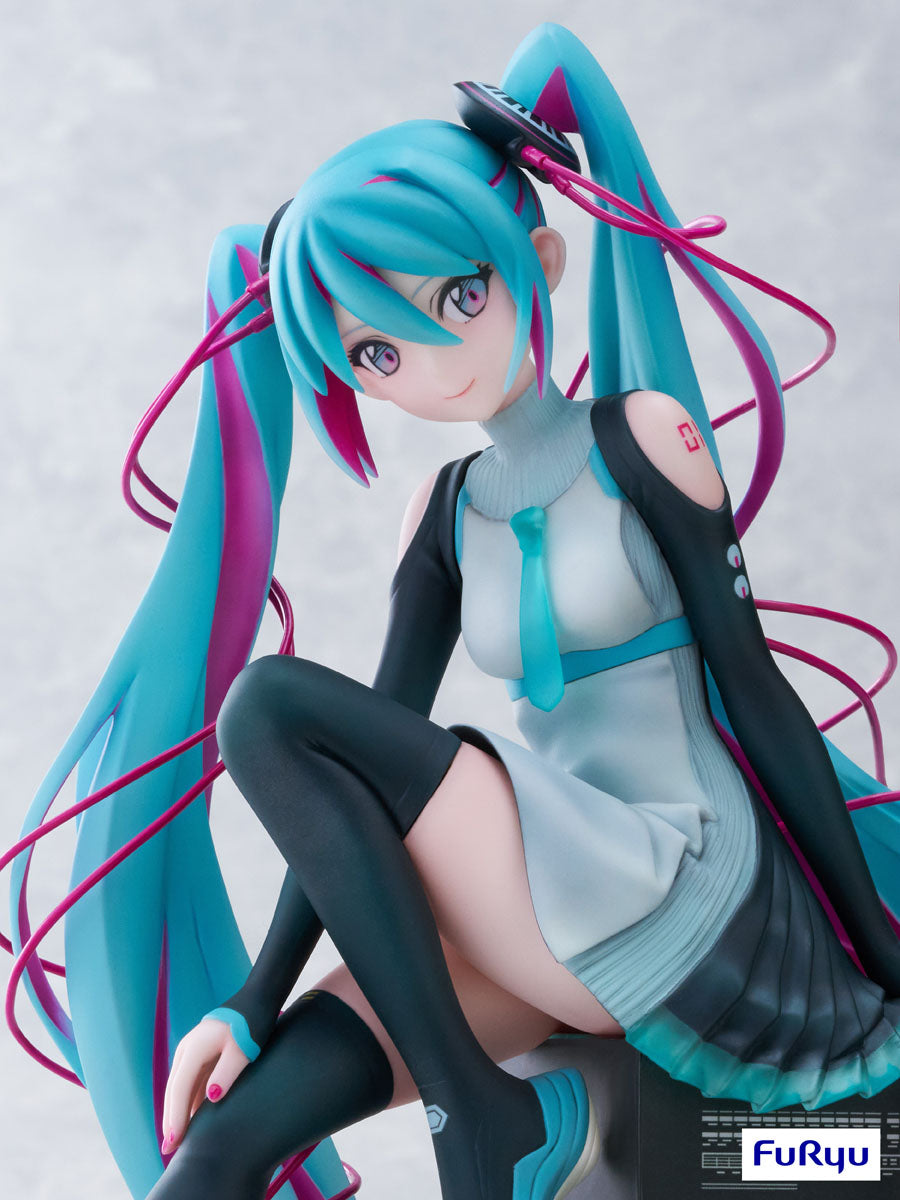FuRyu Hatsune Miku x MTV 1/7 Scale Figure