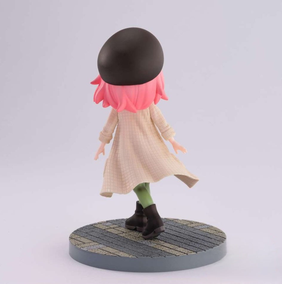 Spy x Family Luminasta Anya Forger figure in stylish look with brown beret and beige coat
