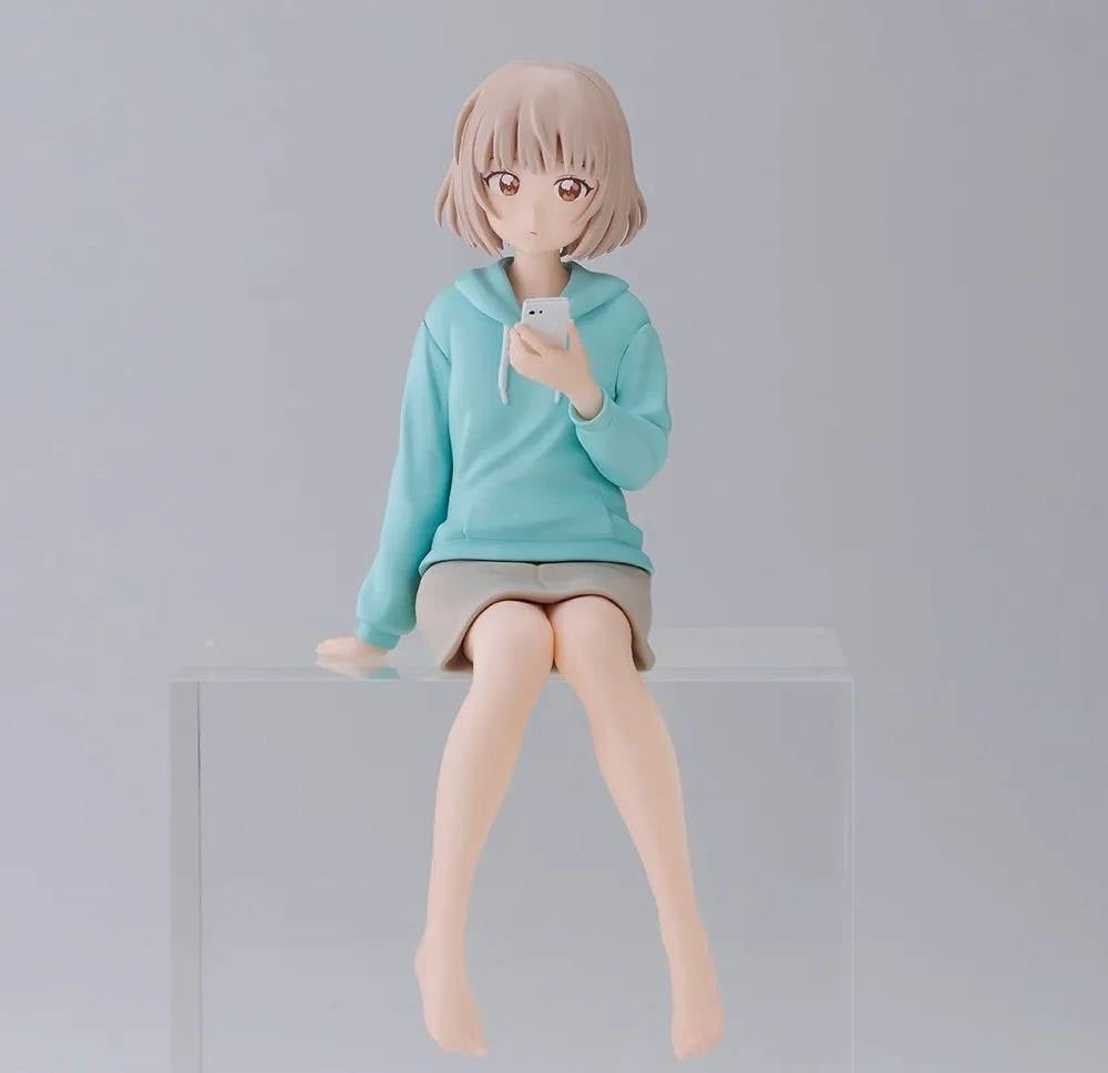Ohmuroke Ohmuro Family PM Perching figure Nadeshiko Ohmuro in blue hoodie holding phone