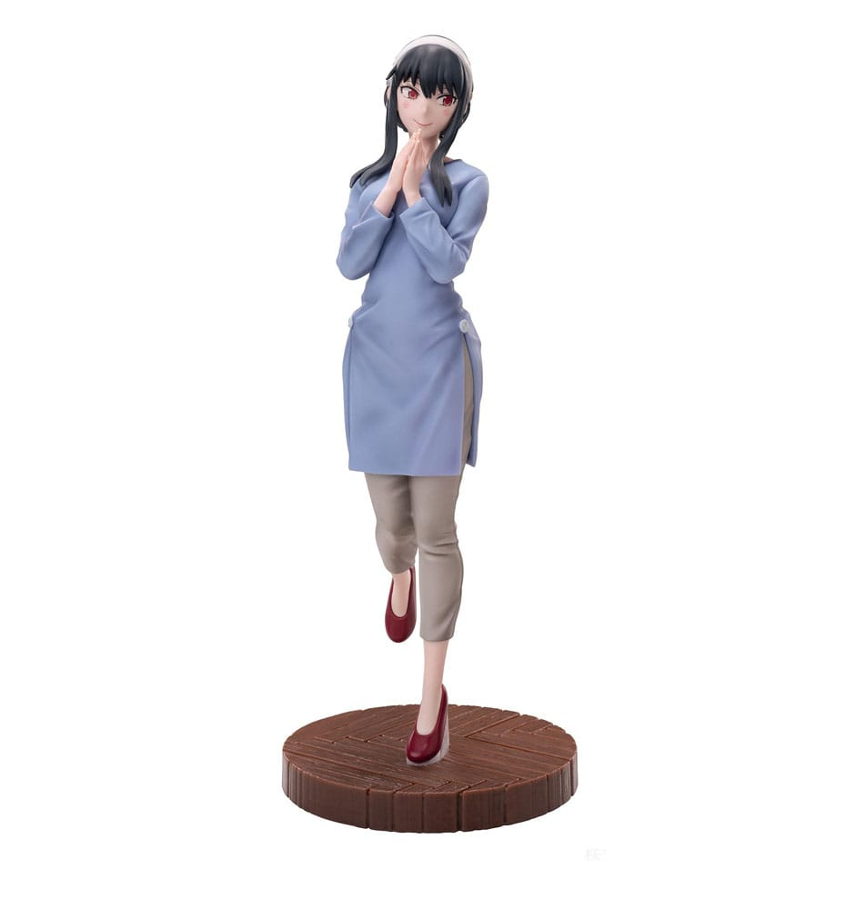 Spy x Family Luminasta Yor Forger anime figure in a pale blue shirt and grey pants