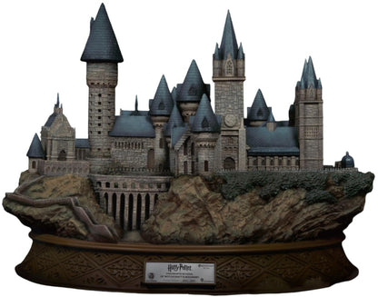Product packaging showing Beast Kingdom MC-043 Hogwarts School branding
