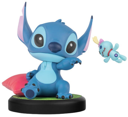 Stitch holding Scrump figure front view