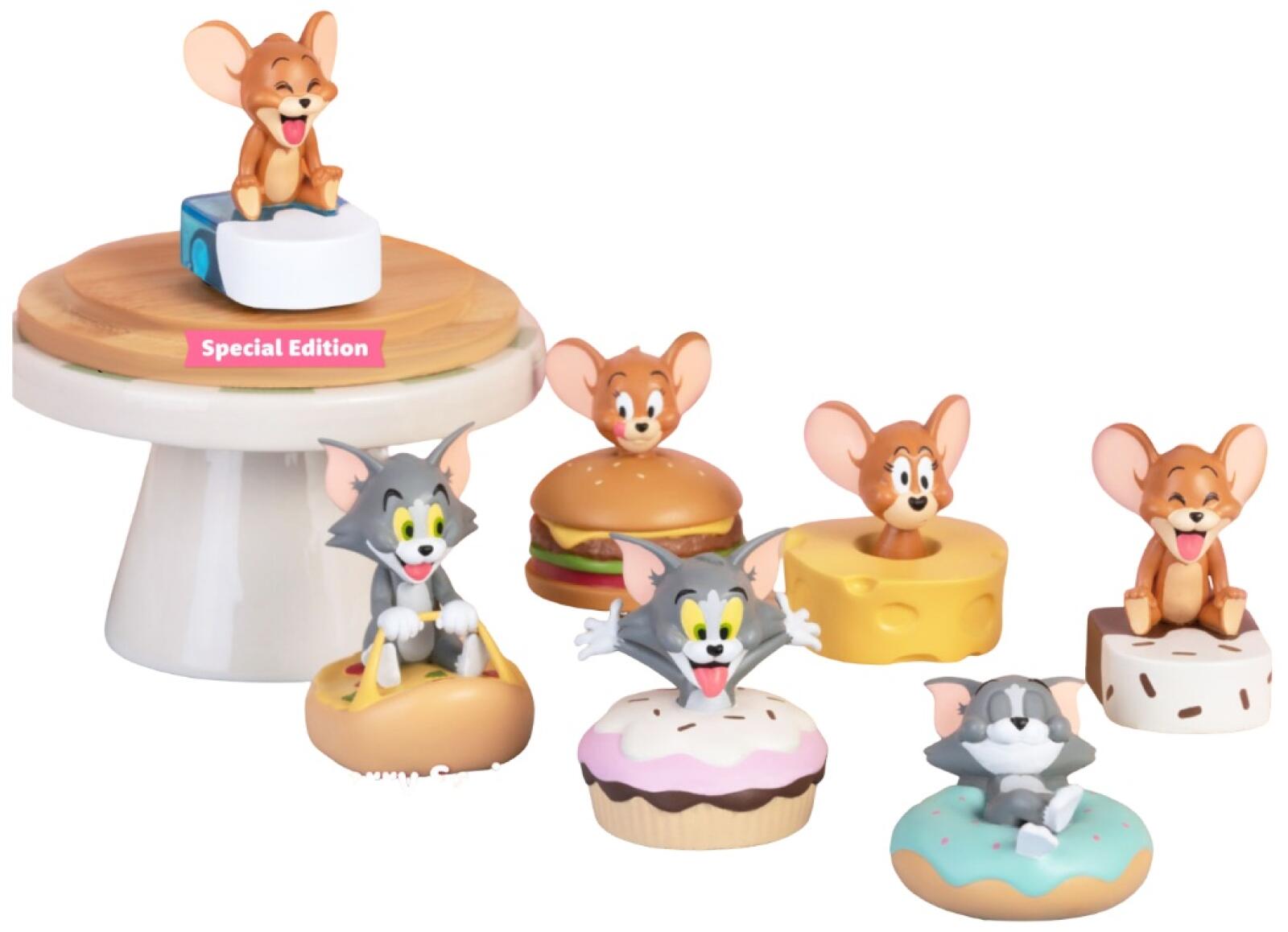 Packaged Tom and Jerry pull-back car blind box figure set