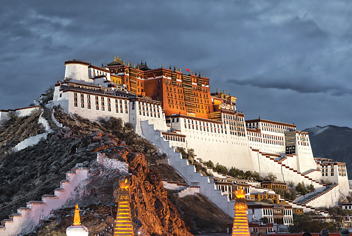 The Potala Palace 1000 Piece Jigsaw - Tomax Jigsaw Puzzle - Good Games