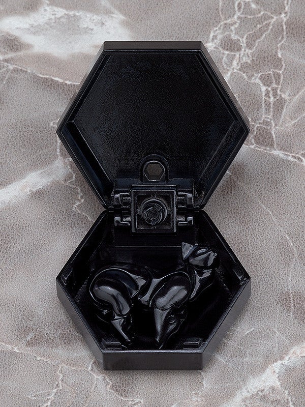 Action pose of XXII-tanio Atr figure with blades extended