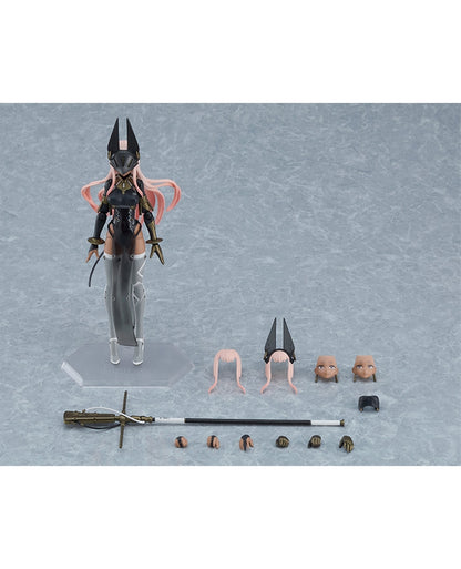 Hemet Nethel figma with accessories laid out, including weapons and hands