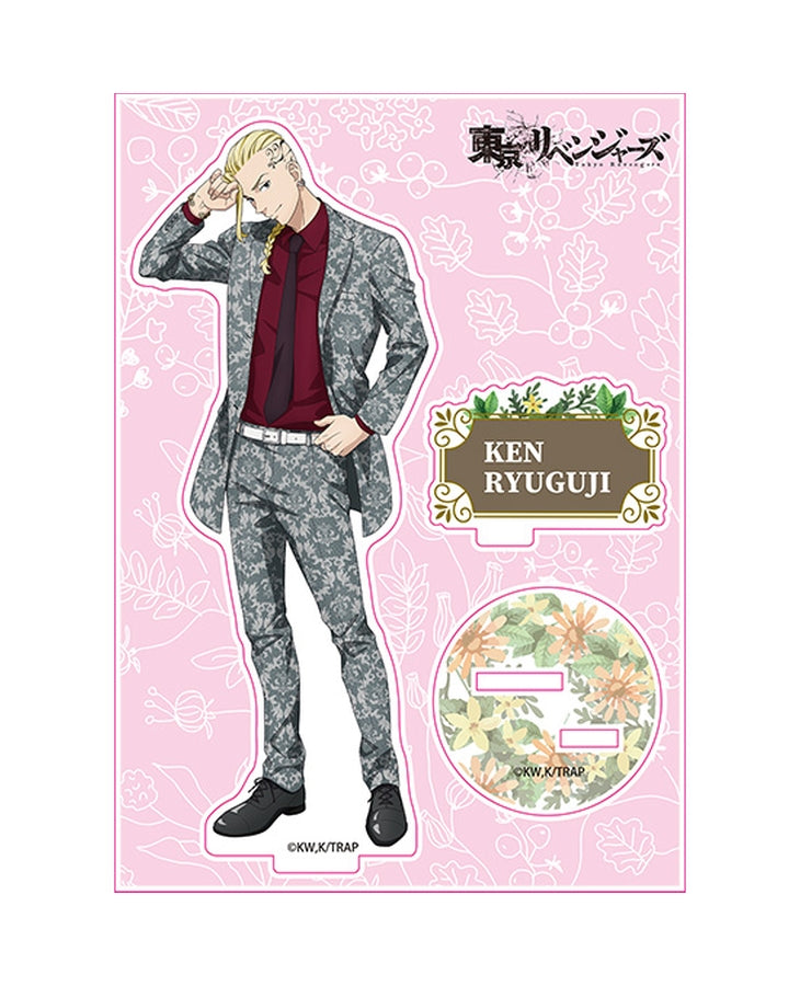 Tokyo Revengers Ken Ryuguji wearing a gray camouflage suit and red shirt and round floral stand