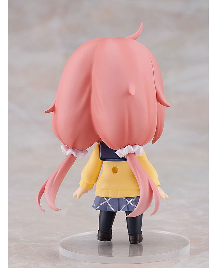 Back view of Nadeshiko Nendoroid showing her backpack and braided hairstyle