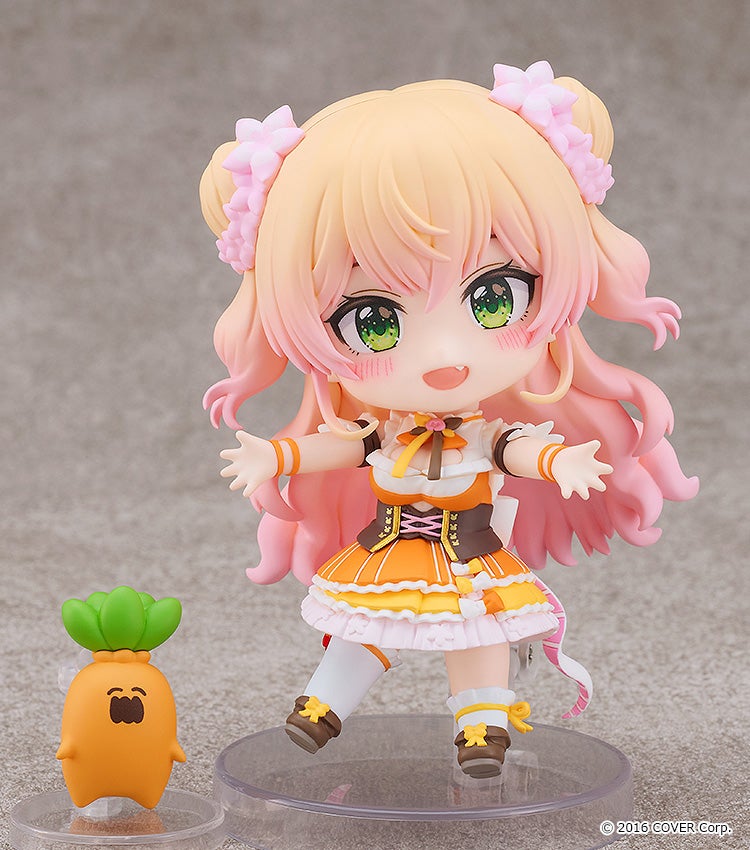 Nendoroid Momosuzu Nene smiling expression with peace sign