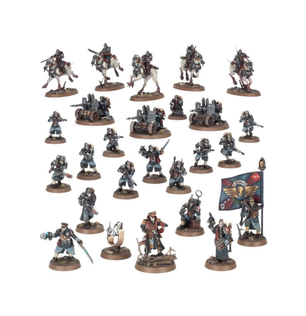Collection of 25+ painted military miniatures: cavalry, infantry soldiers, officers and heavy artillery pieces