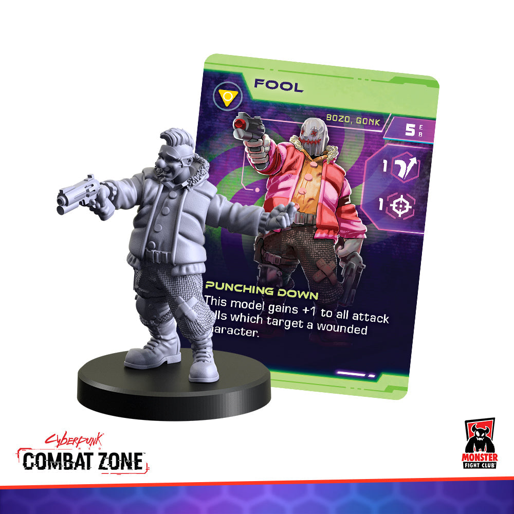 Grey Cyberpunk Combat Zone miniature with two pistols, next to a 'FOOL' card showing a masked character with a gun