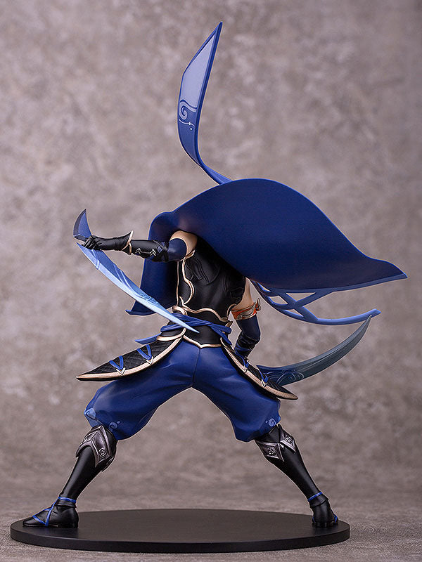 Side view focusing on Lan’s blade and armor textures