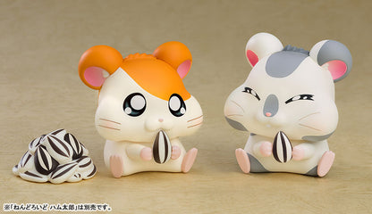 Nendoroid Oxnard displaying a surprised face with accessory parts