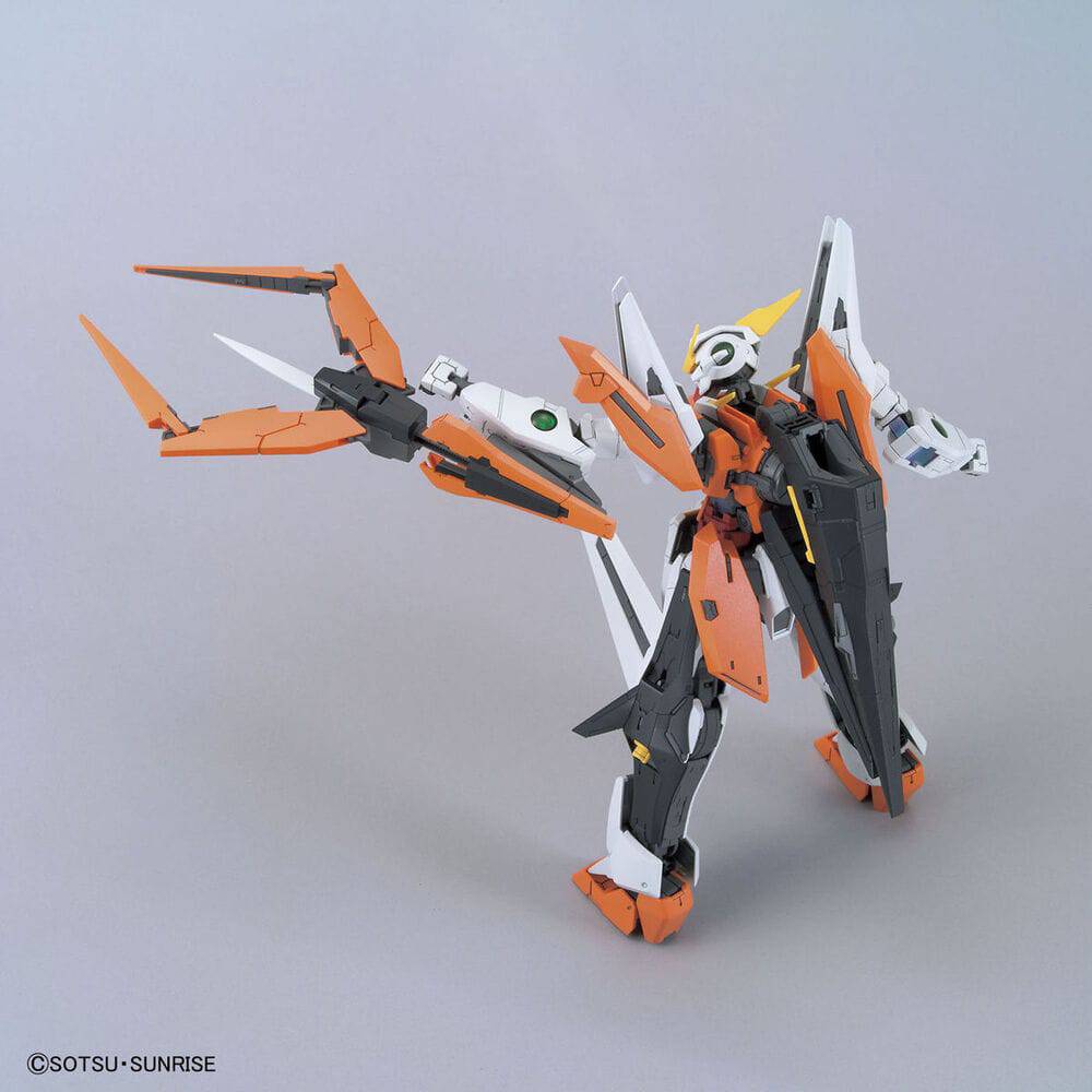 Bandai MG 1/100 Gundam Kyrios
