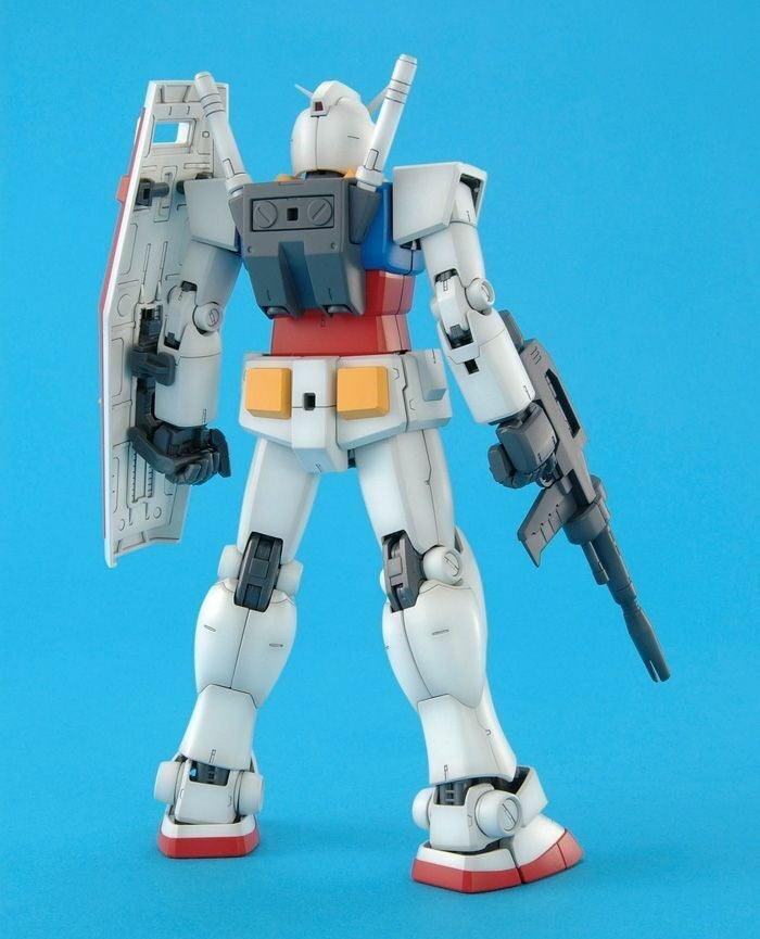 Bandai MG 1/100 Gundam Rx-78-2 Ver 2.0 - Good Games