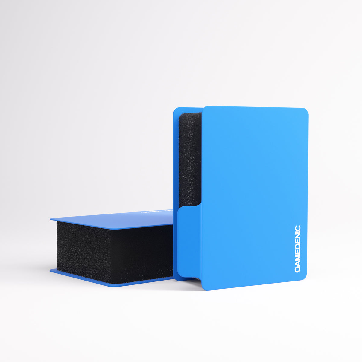 Angled shot of divider showing both sides and edges