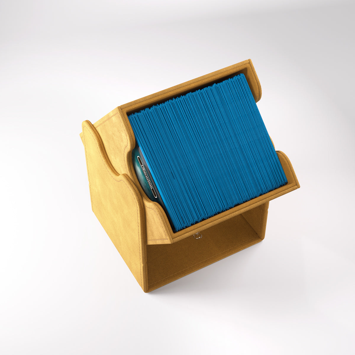 Inside compartments of sand Squire XL box