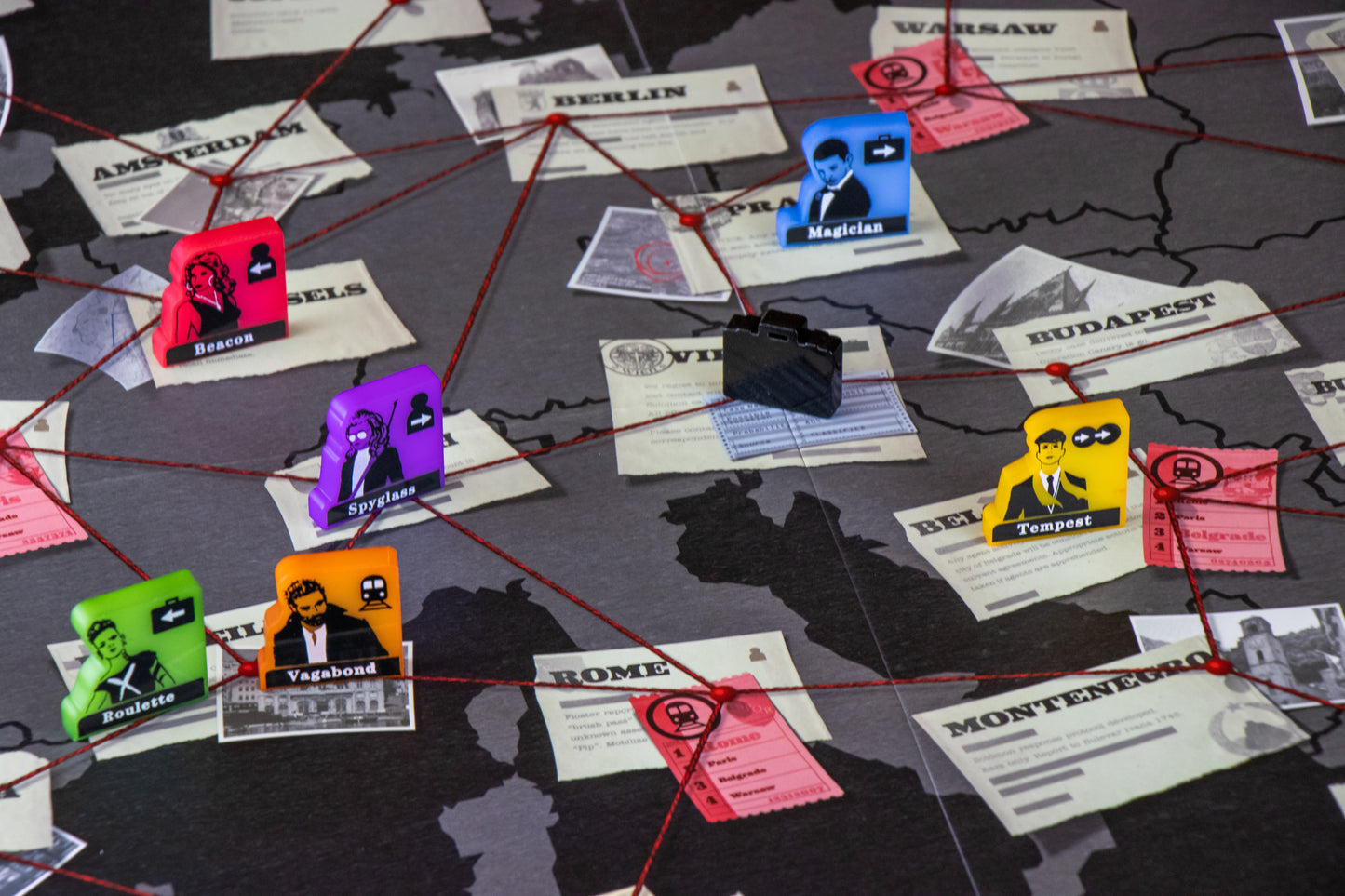 Conspiracy game components and cards