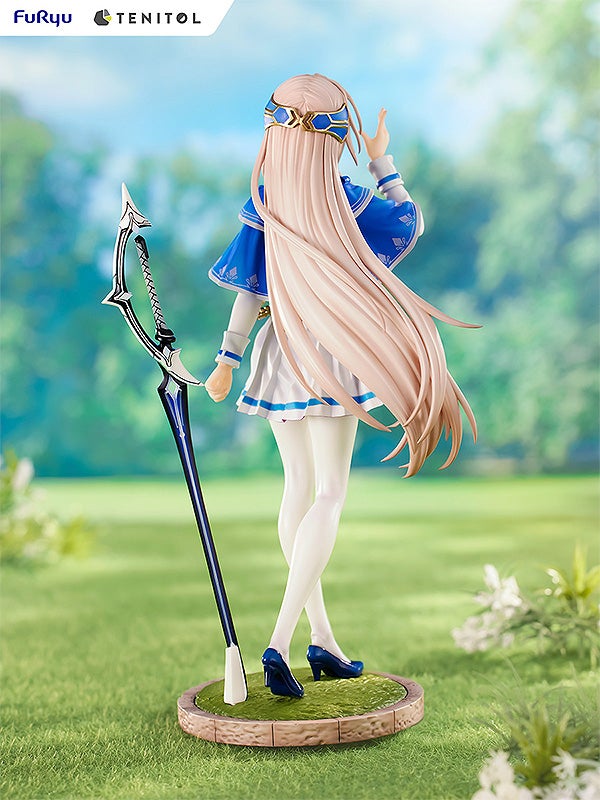 Side angle of Yuina Shirakawa highlighting flowing hair and costume details