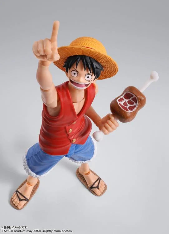 Multiple face expressions and accessories of SHF Luffy