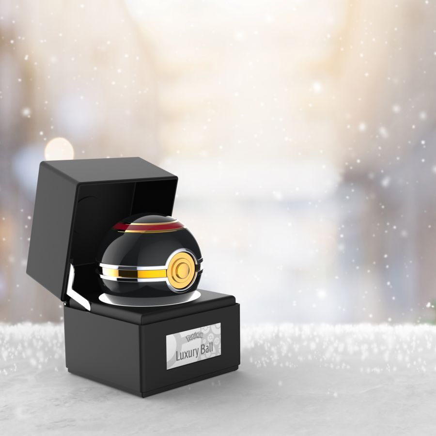 Pokemon - Luxury Ball Prop Replica