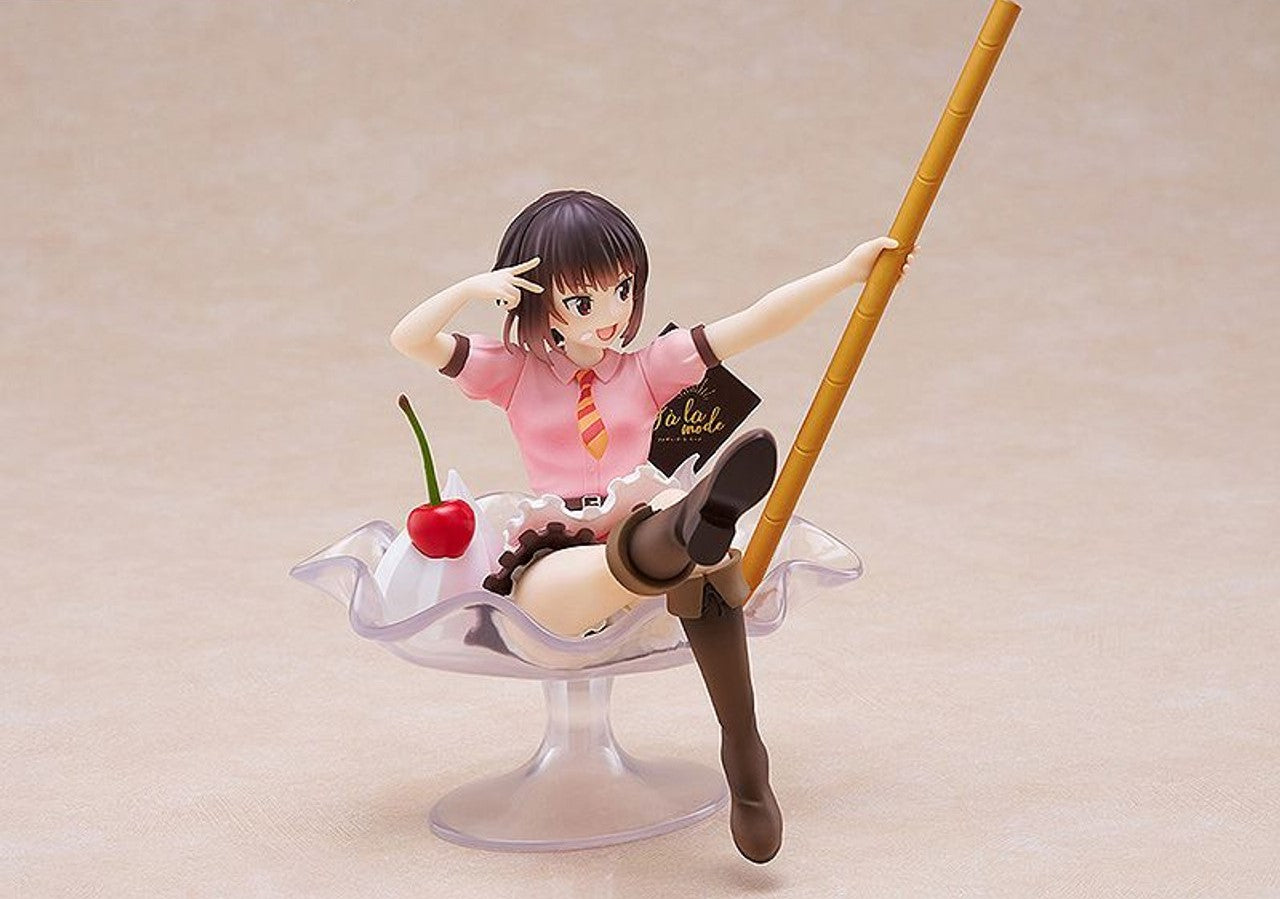 Kono Subarashii Sekai ni Bakuen wo Tenitol Fig a la Mode Megumin figure in a parfait glass wearing a pink shirt and holding a bamboo staff