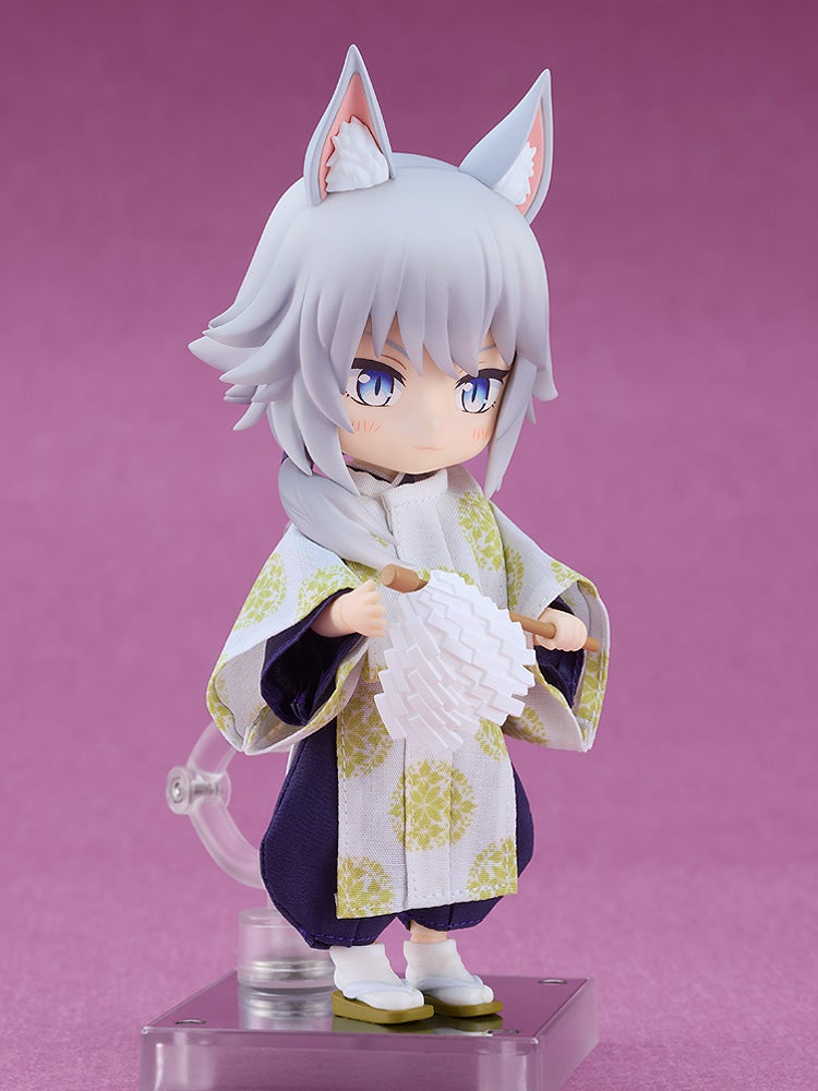 Nendoroid Doll Fox Kannushi Rei with white hair and blue eyes wearing a white and yellow kimono holding a white fan