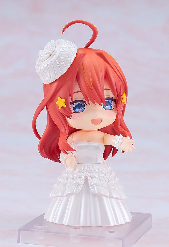 Itsuki Nakano Nendoroid posed with a smiling expression and flower bouquet in hand