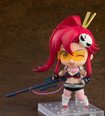 Nendoroid Yoko 20 aiming her weapon with a determined face