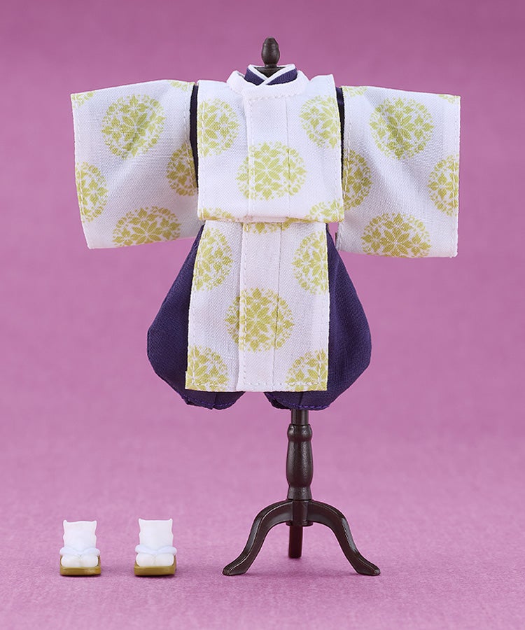 Nendoroid Doll Fox Kannushi Rei kimono outfit with white floral pattern indigo hakama and white socks