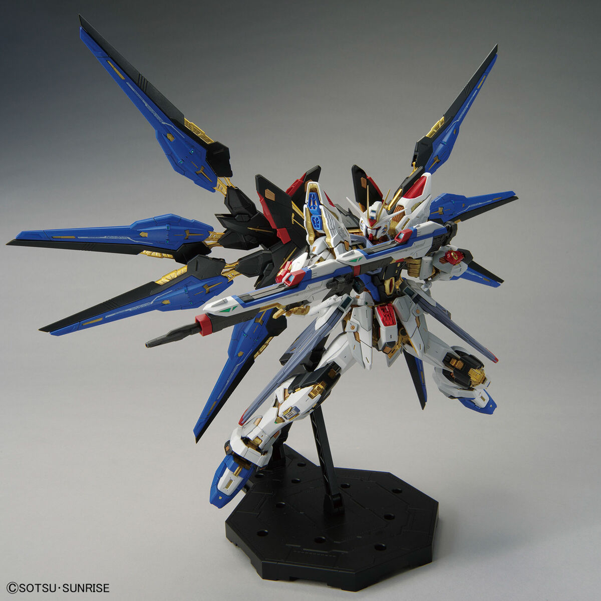 MGEX 1/100 STRIKE FREEDOM GUNDAM - Good Games